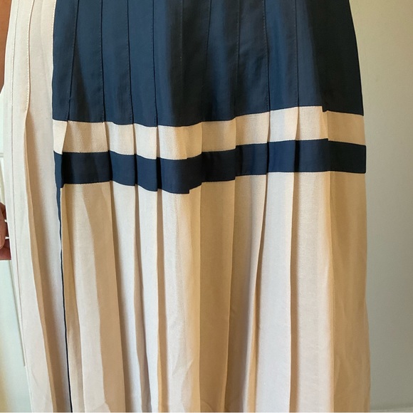 SOLD - BGBC Maxazira Runway pleaded dress, sleeveless, taupe, navy and red, Sz M - Picture 11 of 16